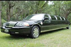 L-Series Black Lincoln Superstretch Limousine